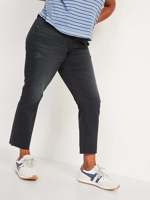 Image number 5 showing, Mid-Rise  Boyfriend Straight Cut-Off Black Jeans for Women