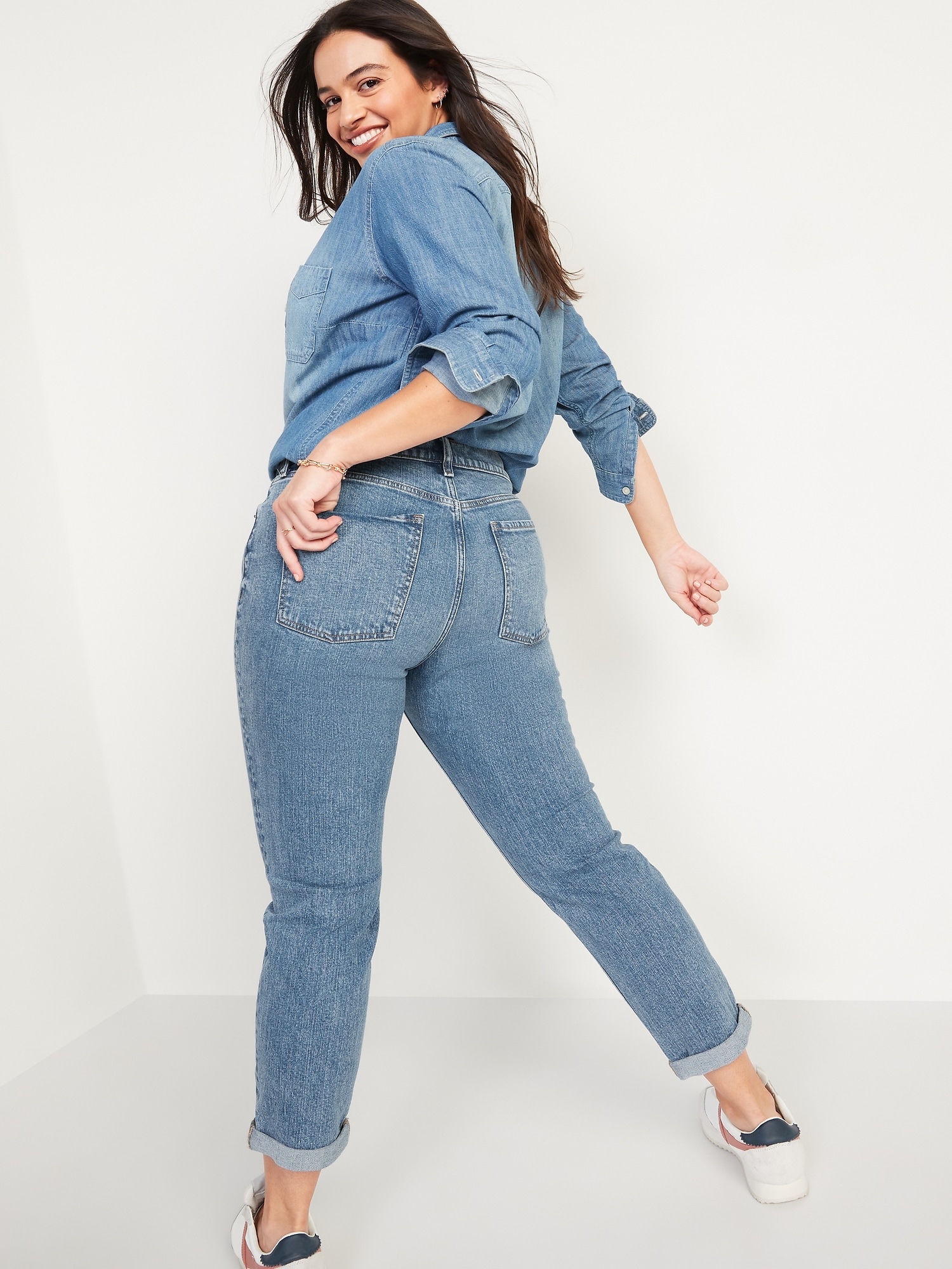 Mid-Rise Boyfriend Straight Jeans for Women | Old Navy
