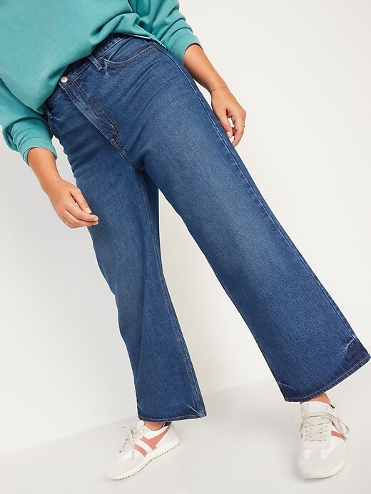 Image number 5 showing, Extra High-Waisted Medium-Wash Cropped Wide-Leg Jeans for Women