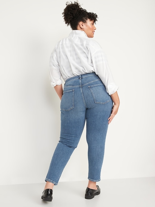 Image number 8 showing, Curvy High-Waisted OG Straight Button-Fly Ankle Jeans