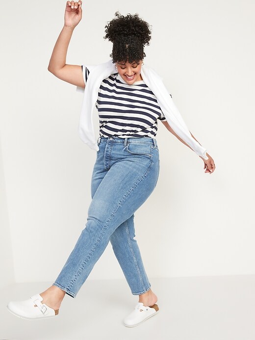 Image number 3 showing, Curvy Extra High-Waisted Button-Fly Sky-Hi Straight Jeans for Women
