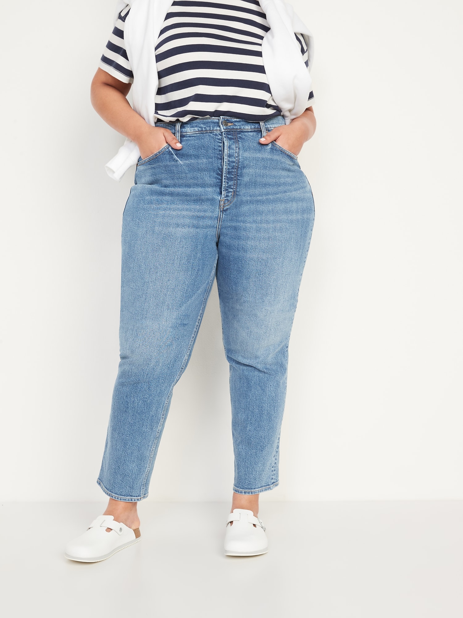 Curvy Extra High-Waisted Button-Fly Sky-Hi Straight Jeans | Old Navy