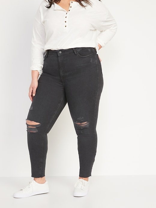 Image number 7 showing, FitsYou 3-Sizes-in-1 Extra High-Waisted Rockstar Super-Skinny Ripped Jeans