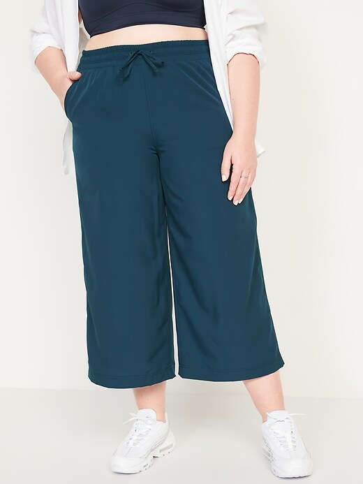 Extra High-Waisted StretchTech Cropped Wide-Leg Pants for Women | Old Navy