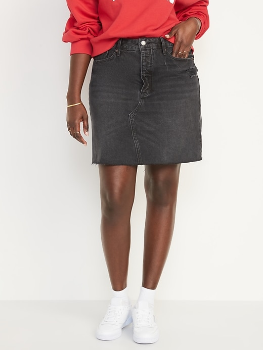 Old Navy Higher High-Waisted Button-Fly Black Frayed-Hem Jean Skirt for Women. 1