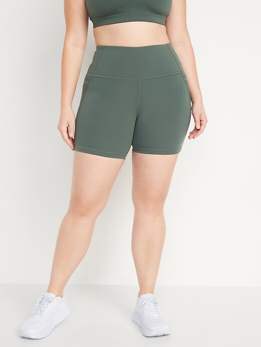Old Navy - High-Waisted PowerPress Side-Pocket Compression Biker Shorts -- 5 -inch inseam