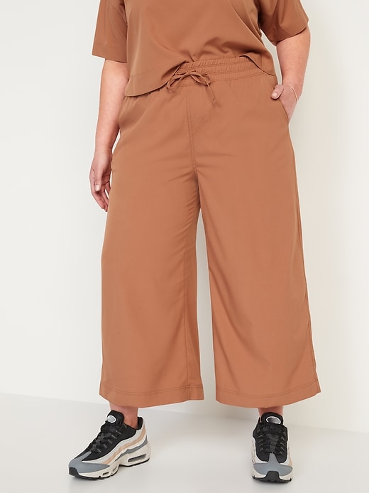 Image number 7 showing, Extra High-Waisted StretchTech Cropped Wide-Leg Pants