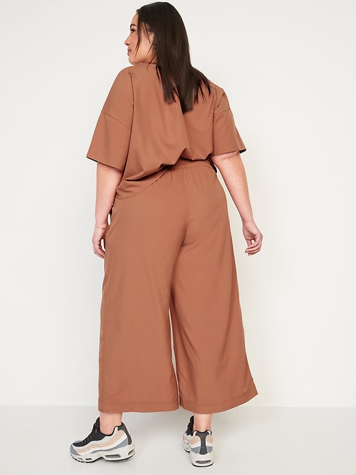 Image number 8 showing, Extra High-Waisted StretchTech Cropped Wide-Leg Pants