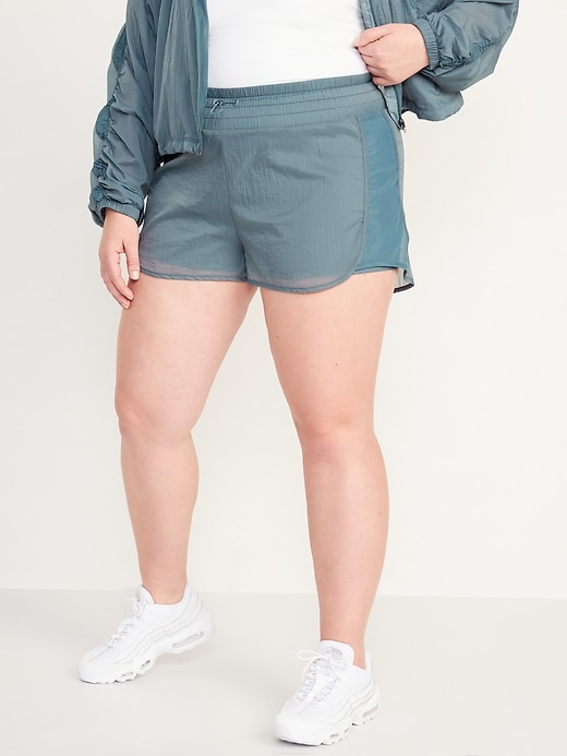 Image number 7 showing, High-Waisted Lightweight Water-Repellent 2-in-1 Run Shorts -- 3-inch inseam