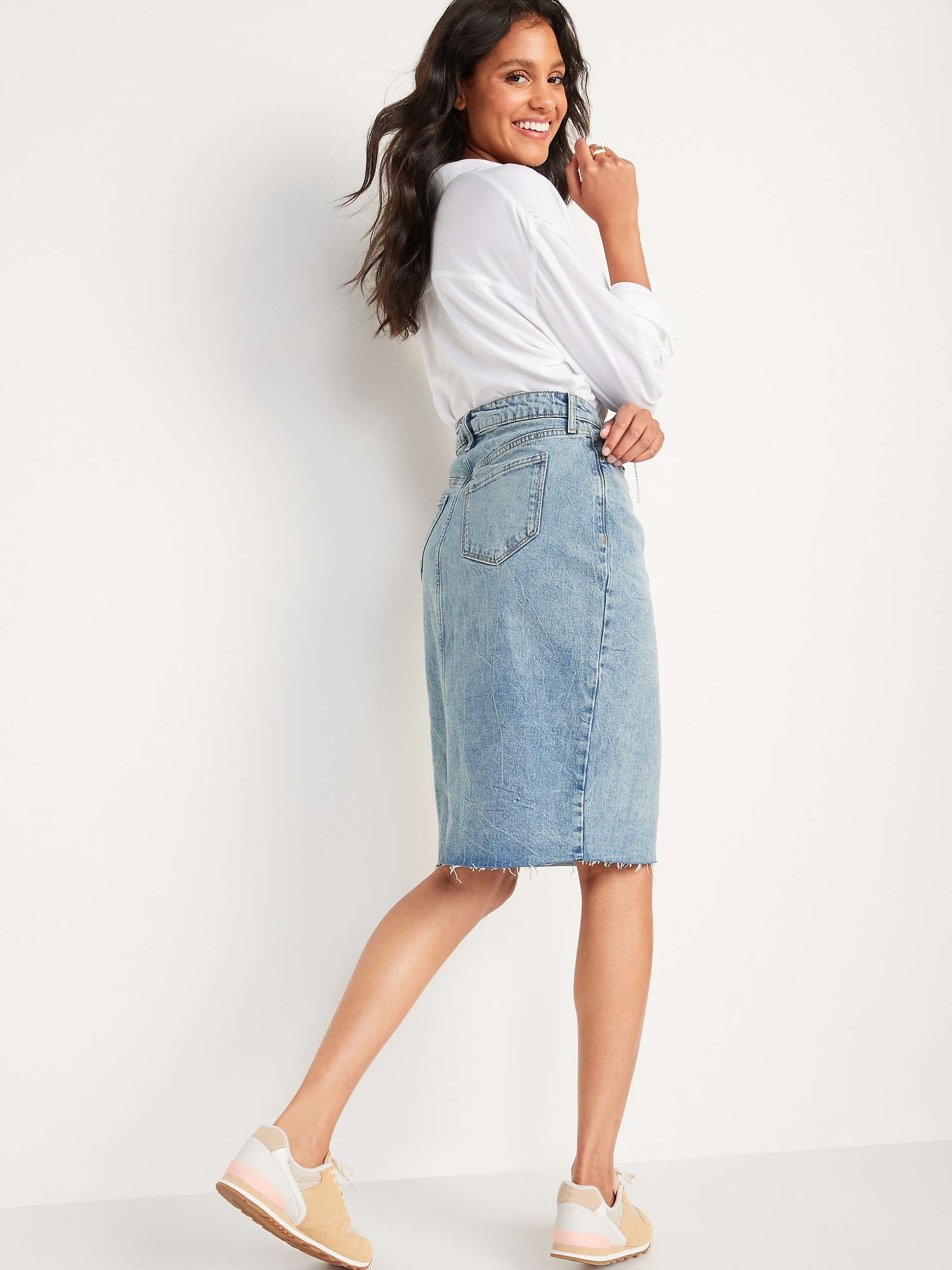 Higher High-Waisted Button-Fly Light-Wash Jean Pencil Skirt | Old Navy