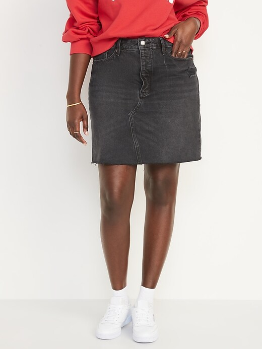 Image number 5 showing, Higher High-Waisted Button-Fly Black Frayed-Hem Jean Skirt for Women