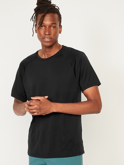 Go-Dry Cool Textured Performance T-Shirt | Old Navy