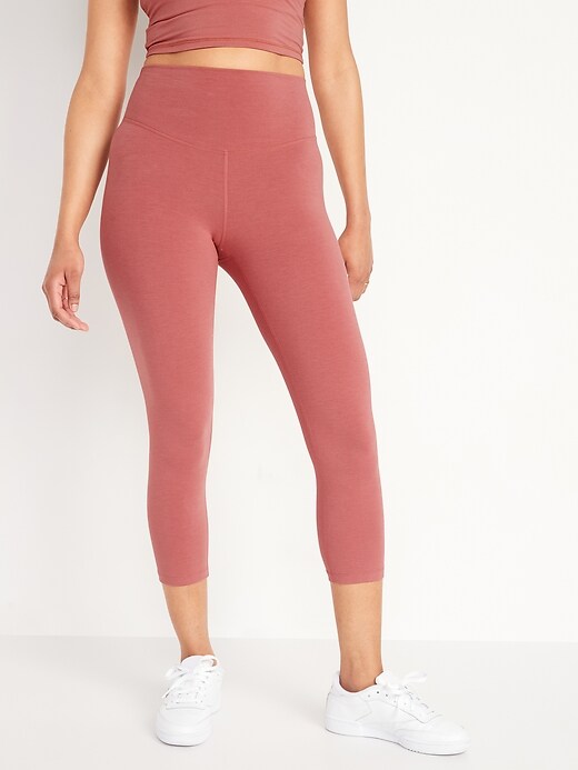 Old Navy Extra High-Waisted PowerChill Hidden-Pocket Cropped Leggings for Women. 2