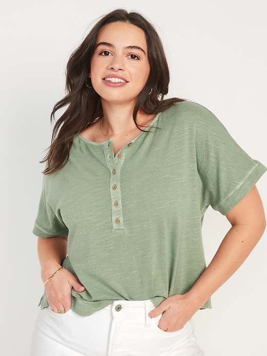 Image number 5 showing, Short-Sleeve Cropped Crinkled Slub-Knit Henley T-Shirt for Women