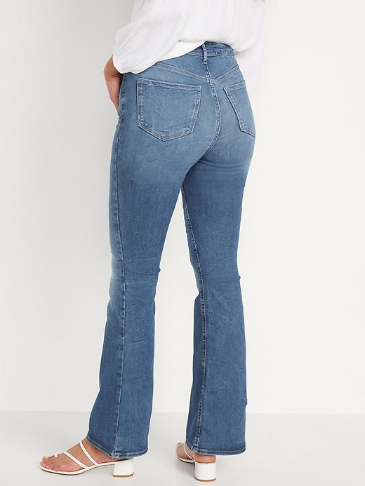Image number 2 showing, FitsYou 3-Sizes-in-1 Extra High-Waisted Flare Jeans
