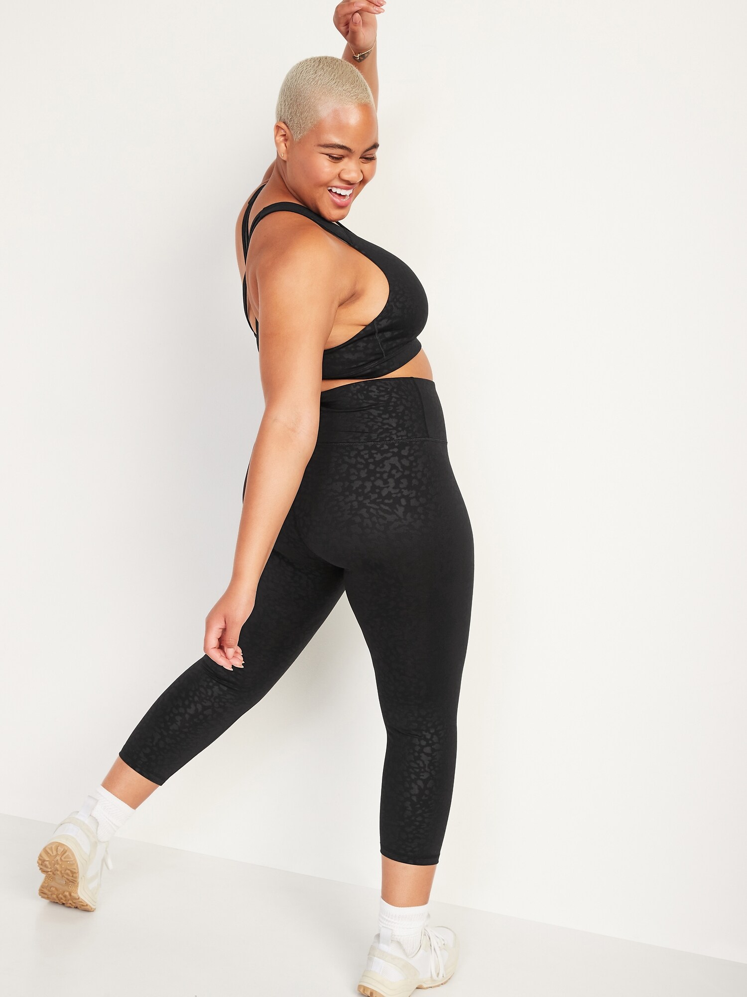 old navy high waisted elevate crop leggings