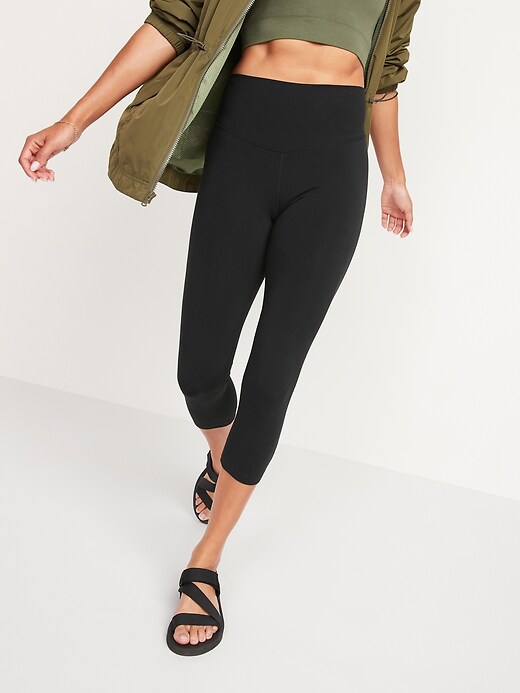 Hidden-Pocket Cropped Leggings 