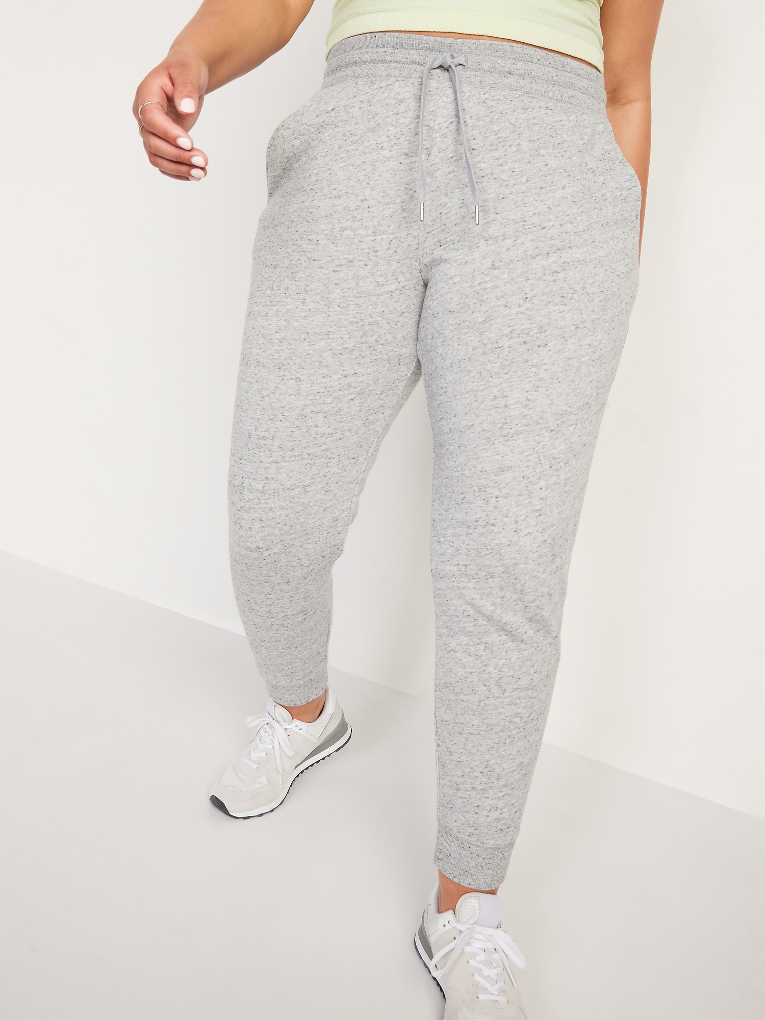 Old Navy - Vintage Mid-Rise Logo-Graphic Jogger Sweatpants for Women
