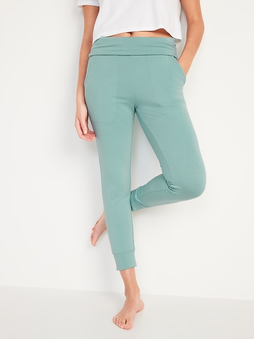 old navy mid rise yoga pants