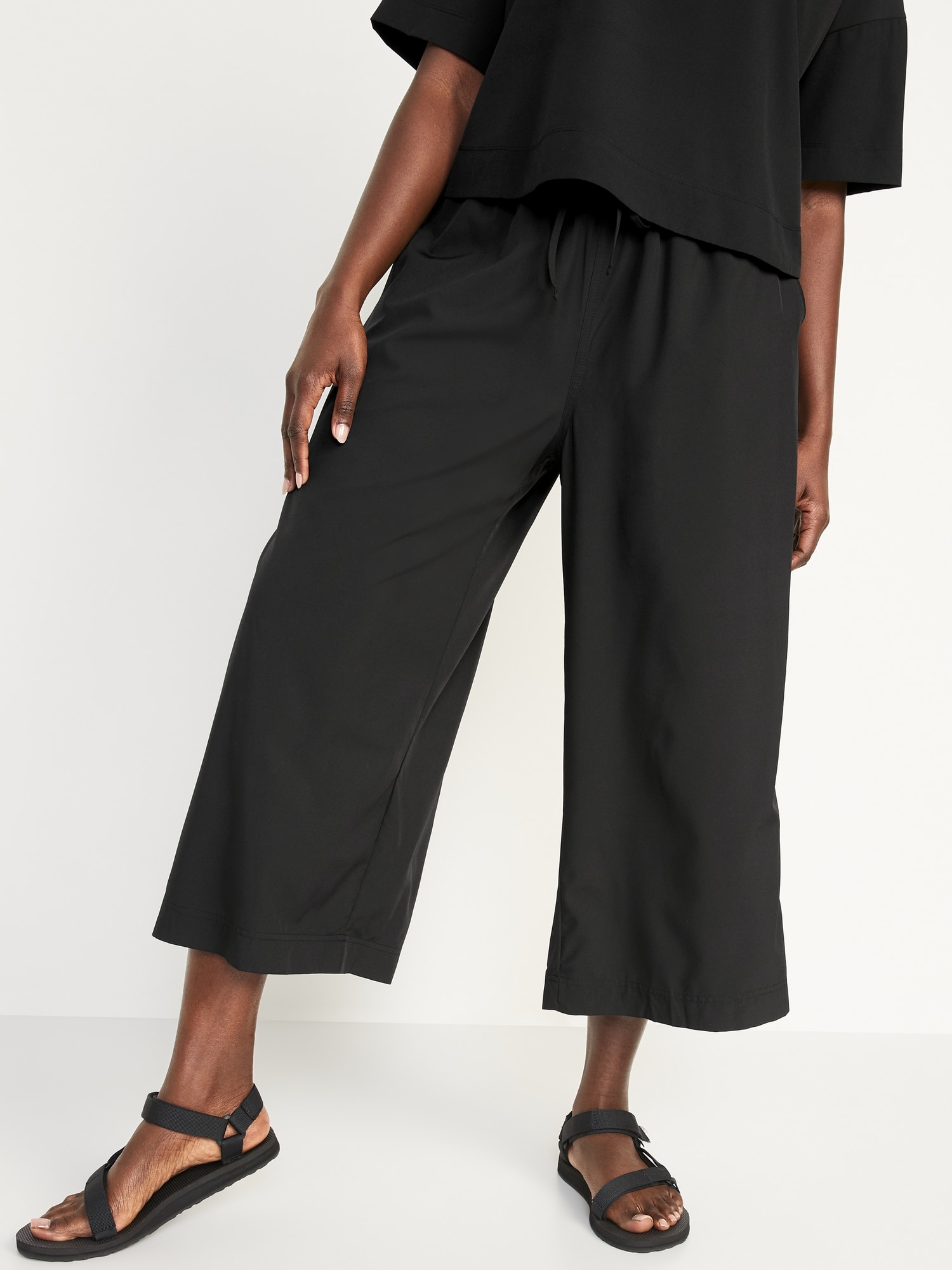 Old Navy Women's Extra High-Waisted StretchTech Cropped Wide-Leg