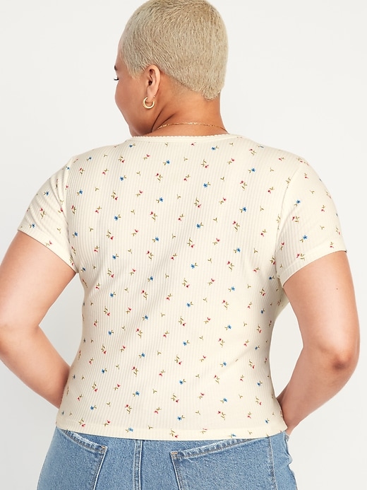 Image number 6 showing, Fitted Cropped Floral-Print Rib-Knit T-Shirt