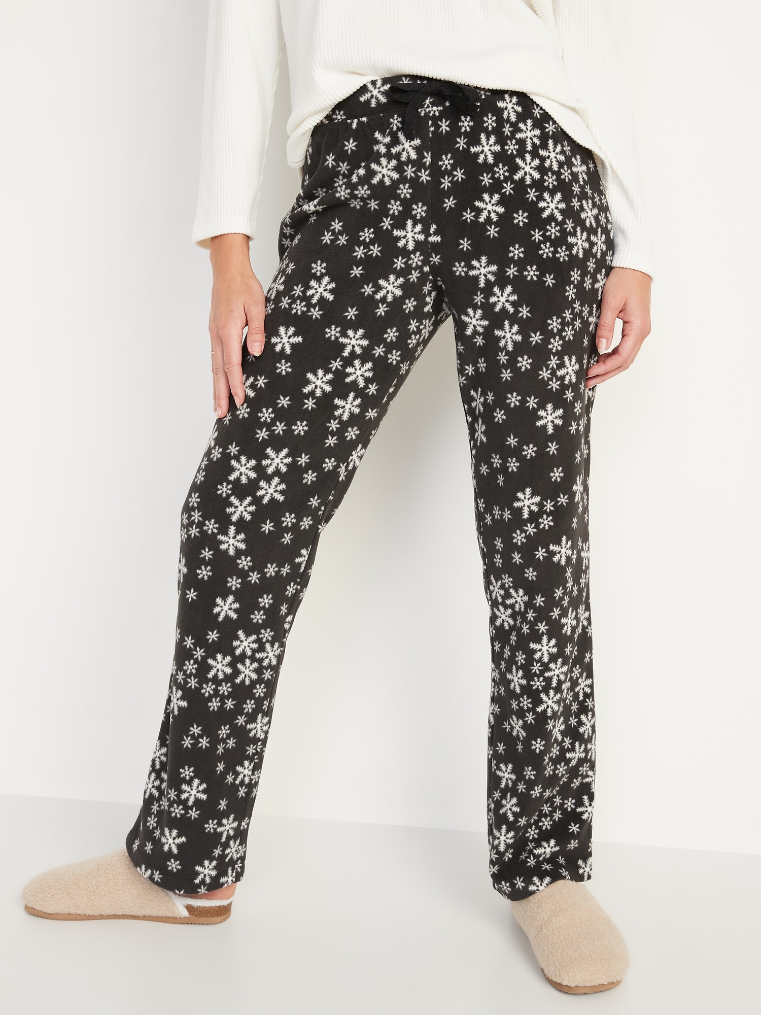 Old Navy Matching Printed Microfleece Pajama Pants for Women gray. 1