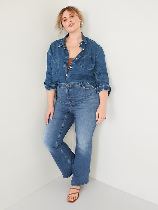 Image number 3 showing, FitsYou 3-Sizes-in-1 Extra High-Waisted Flare Jeans