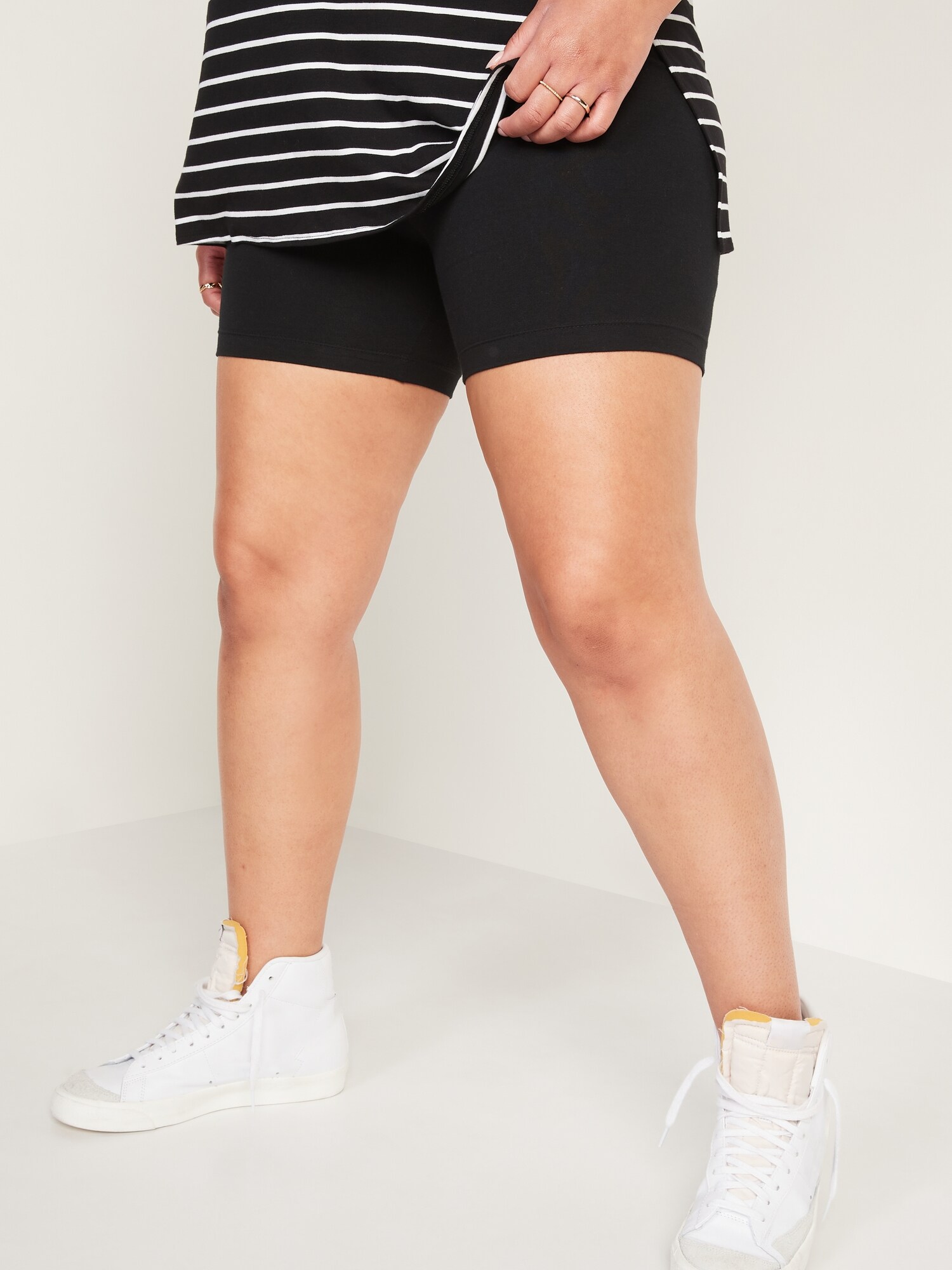 Женские шорты Old Navy High-Waisted Cotton Biker Shorts -- 6-inch inseam, цвет: Чёрный — фото 5