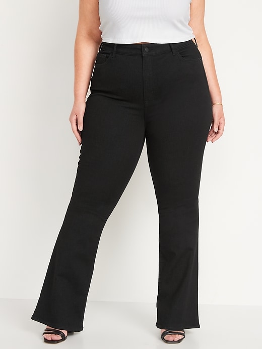 Image number 5 showing, FitsYou 3-Sizes-in-1 Extra High-Waisted Black Flare Jeans for Women