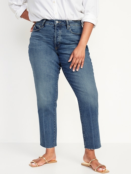 Image number 5 showing, Curvy High-Waisted Button-Fly OG Straight Cut-Off Jeans