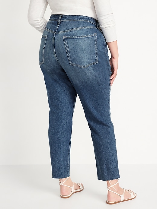 Image number 8 showing, Curvy High-Waisted Button-Fly OG Straight Cut-Off Jeans
