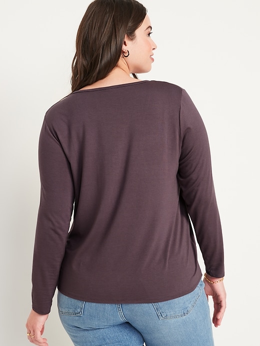 Image number 6 showing, Luxe V-Neck Long-Sleeve T-Shirt