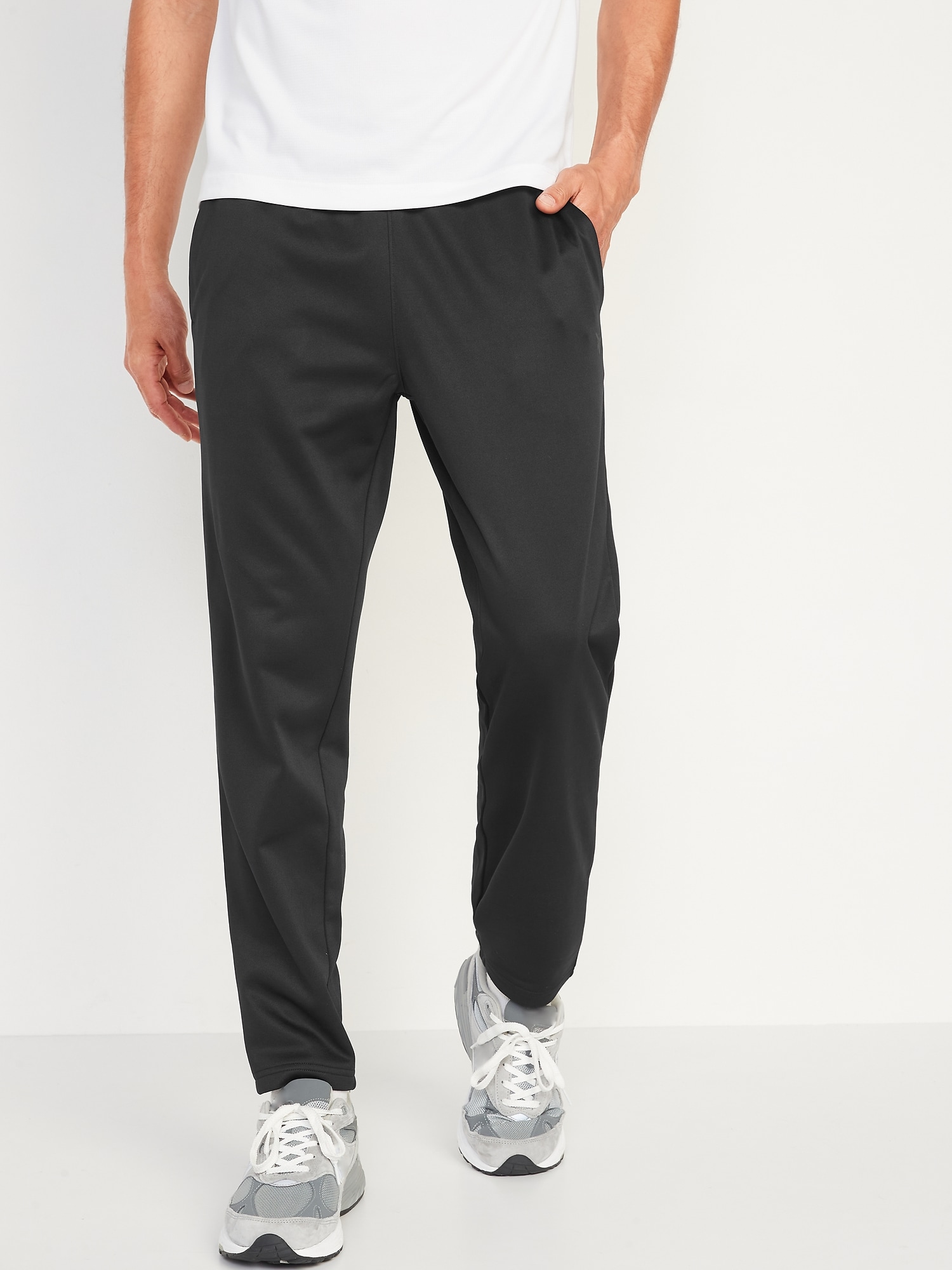 Old Navy Go-Dry Tapered Performance Sweatpants for Men black. 1