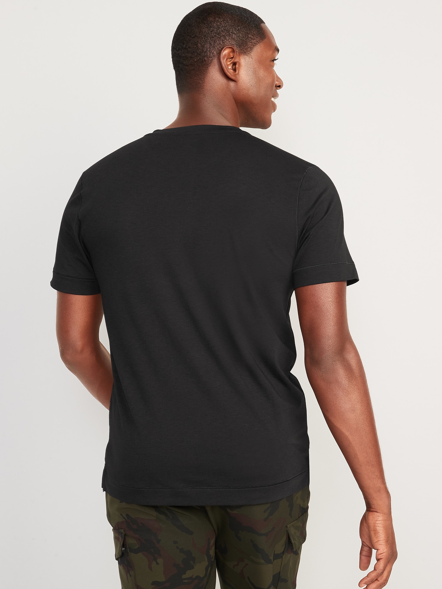 Old Navy Men's Beyond 4-Way Stretch Henley T-Shirt - - Size S