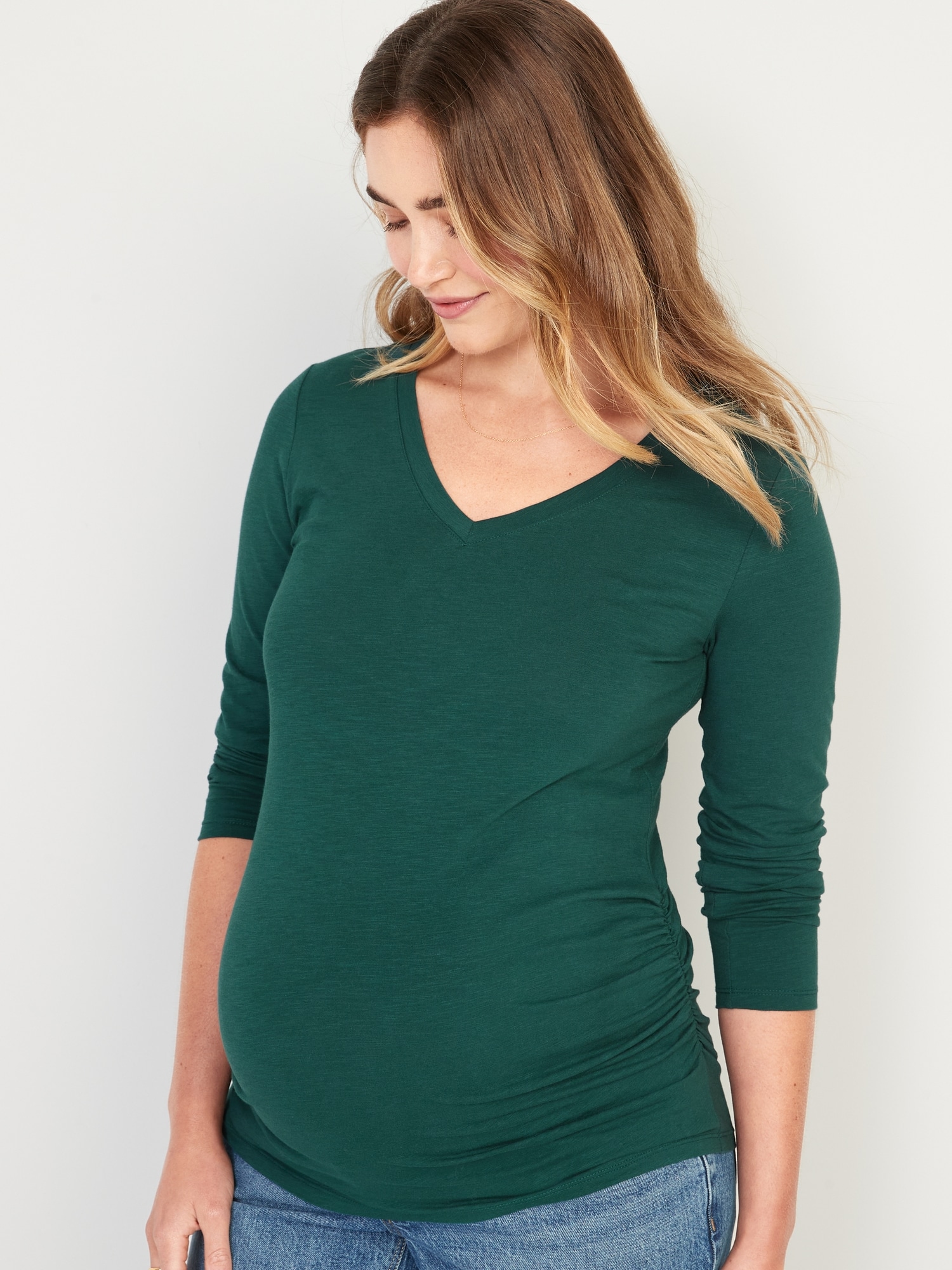 Old Navy Maternity EveryWear Fitted V-Neck T-Shirt green. 1