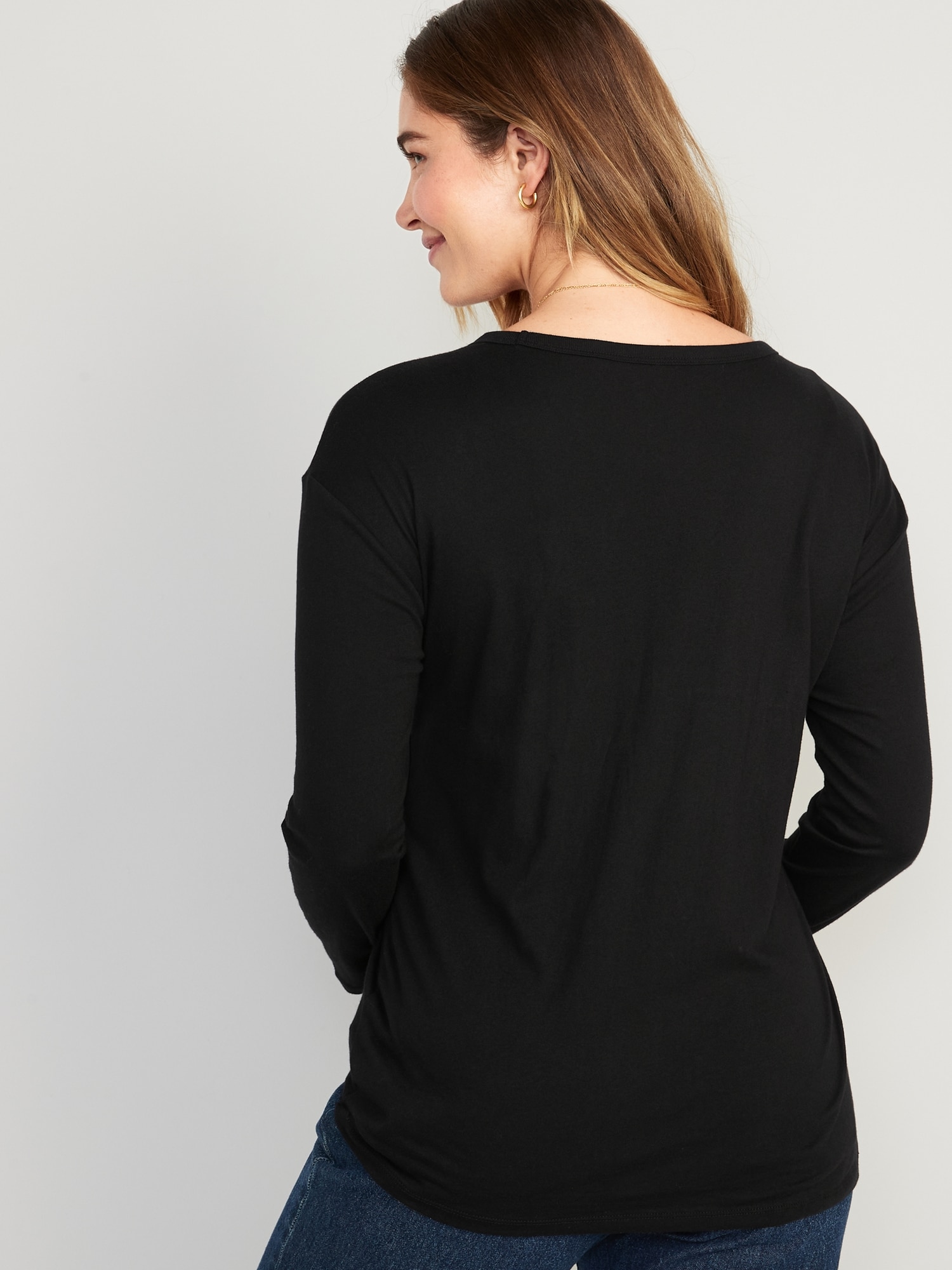 Maternity EveryWear Long-Sleeve Twist-Hem T-Shirt | Old Navy