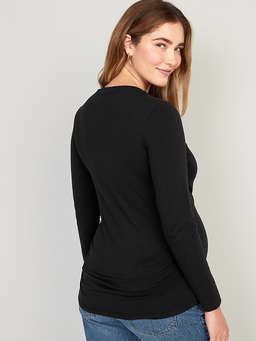 Image number 2 showing, Maternity EveryWear Fitted V-Neck T-Shirt