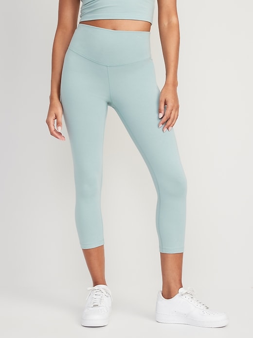 Old Navy Extra High-Waisted PowerChill Hidden-Pocket Cropped Leggings for Women. 8