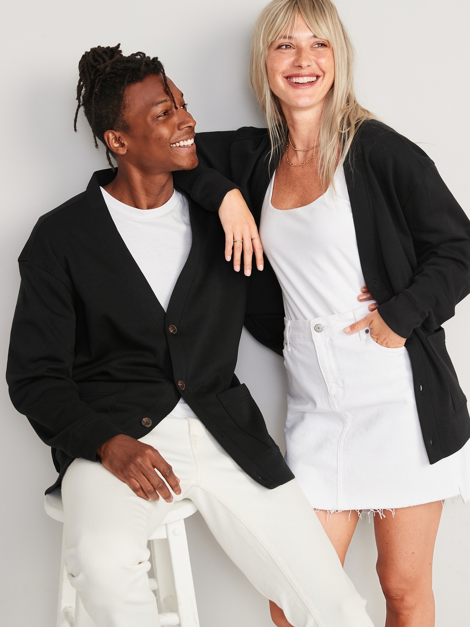 Old Navy Oversized Gender-Neutral Button-Front Cardigan Sweatshirt for Adults - - Size L