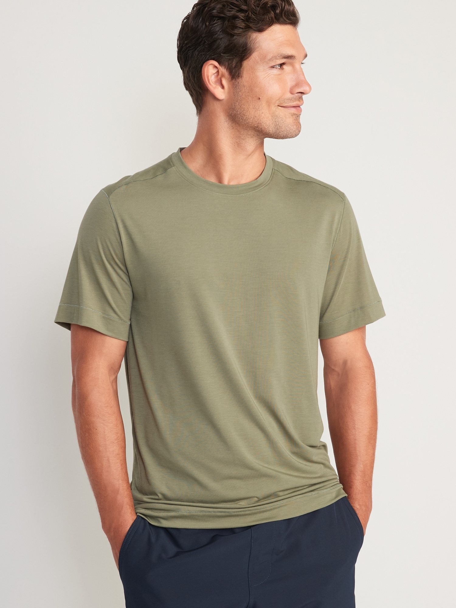 Old Navy Men's Beyond 4-Way Stretch T-Shirt - - Size M