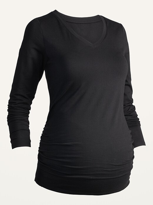 Image number 4 showing, Maternity EveryWear Fitted V-Neck T-Shirt