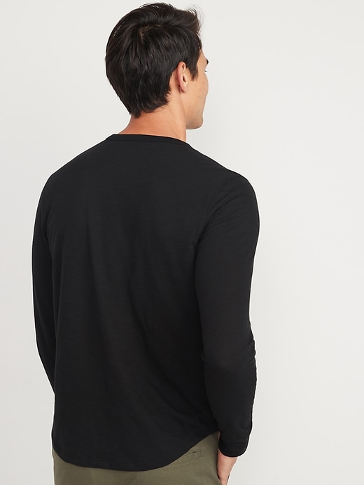 Image number 2 showing, Soft-Washed Long-Sleeve Curved-Hem T-Shirt for Men