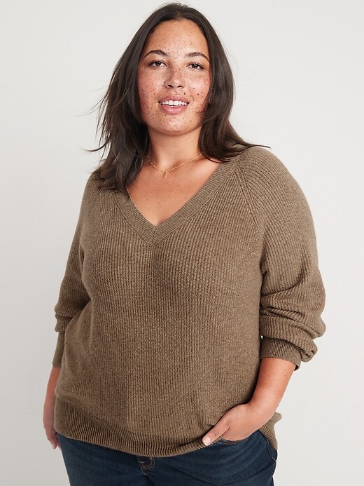 Image number 7 showing, V-Neck Heathered Shaker-Stitch Cocoon Sweater