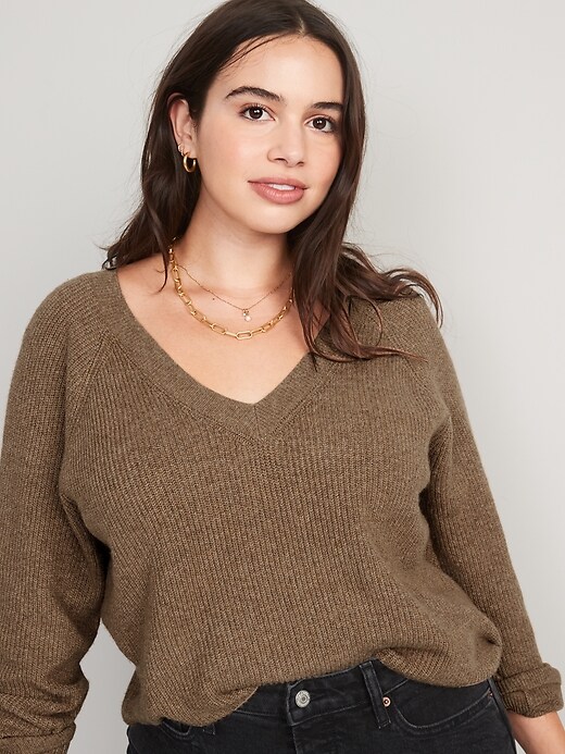 Image number 5 showing, V-Neck Heathered Shaker-Stitch Cocoon Sweater