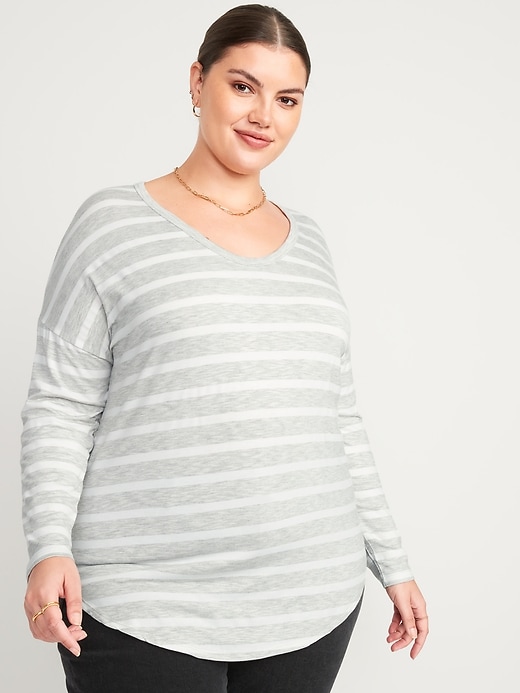 Image number 7 showing, Luxe Long-Sleeve Voop-Neck Tunic T-Shirt for Women