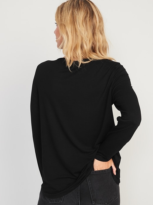 Image number 2 showing, Luxe V-Neck Long-Sleeve T-Shirt