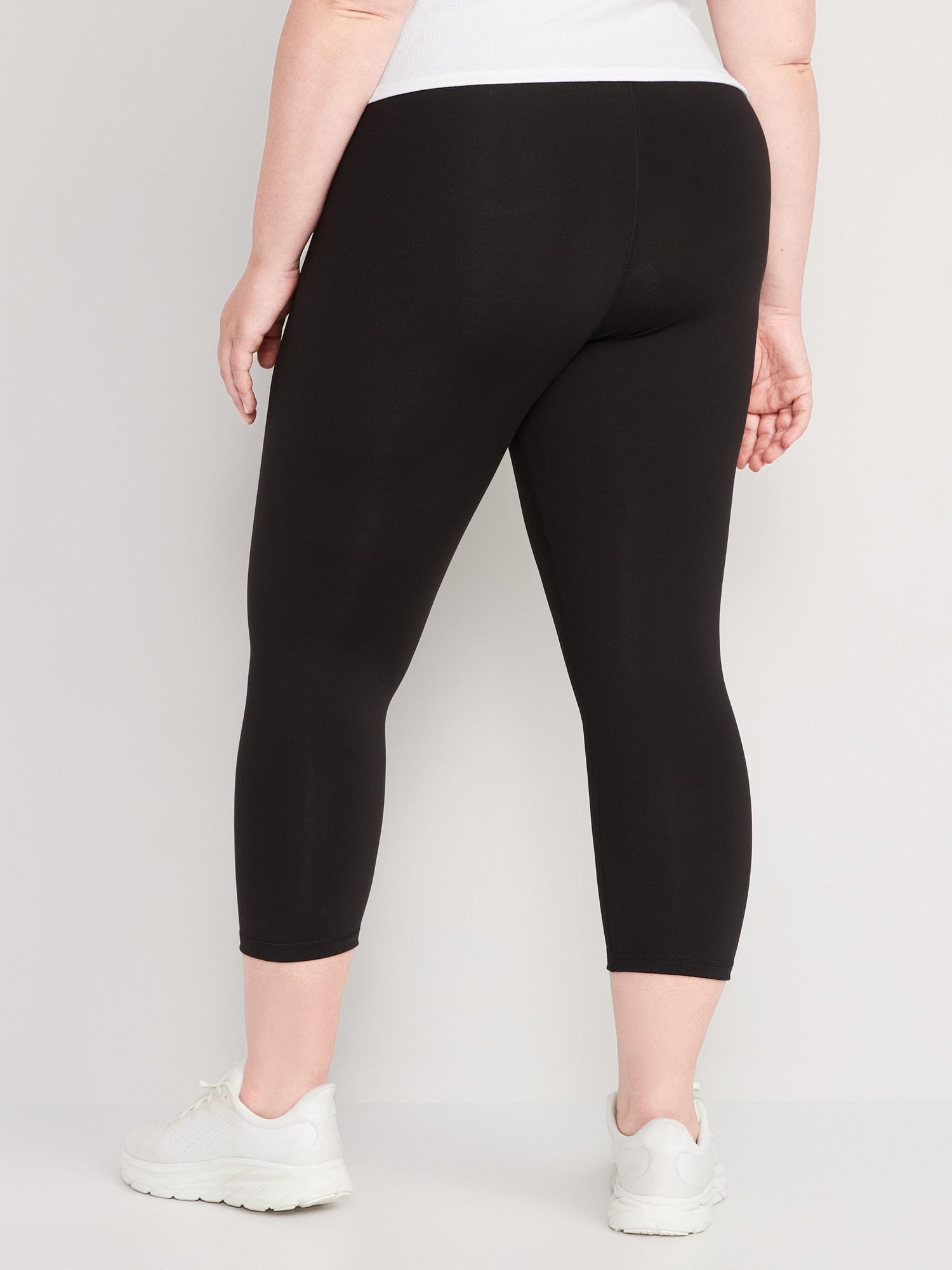 I got these @oldnavy high-waisted PowerPress leggings for $2.96! They're  actually better than some of my more expensive leggings. I hop
