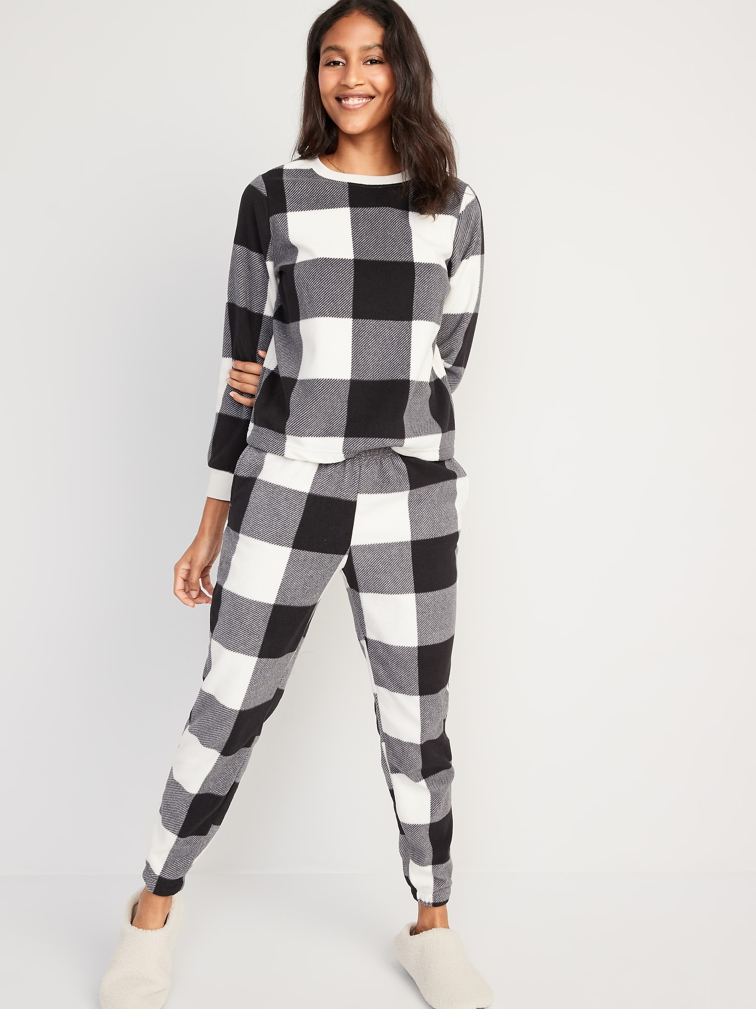 Old Navy Matching Printed Microfleece Pajama Set for Women multi. 1