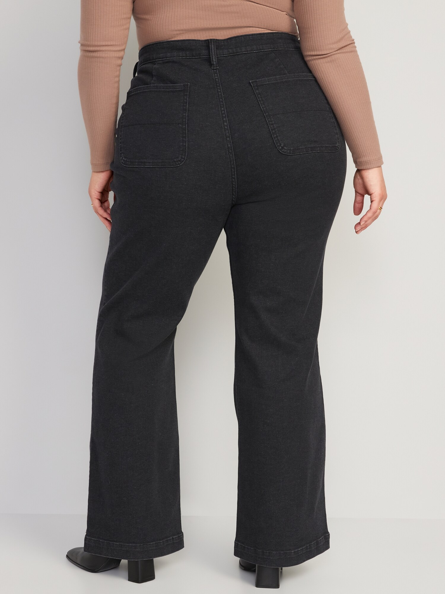 Old Navy - Extra High-Waisted PowerChill Super-Flare Pants for Women black