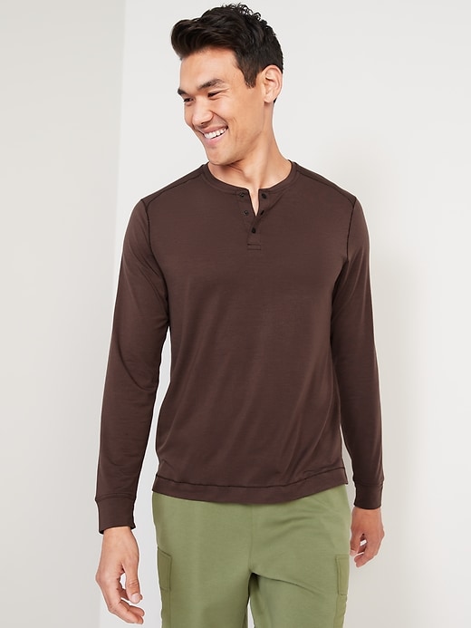 Old Navy Men's Beyond 4-Way Stretch Henley T-Shirt - - Size XS